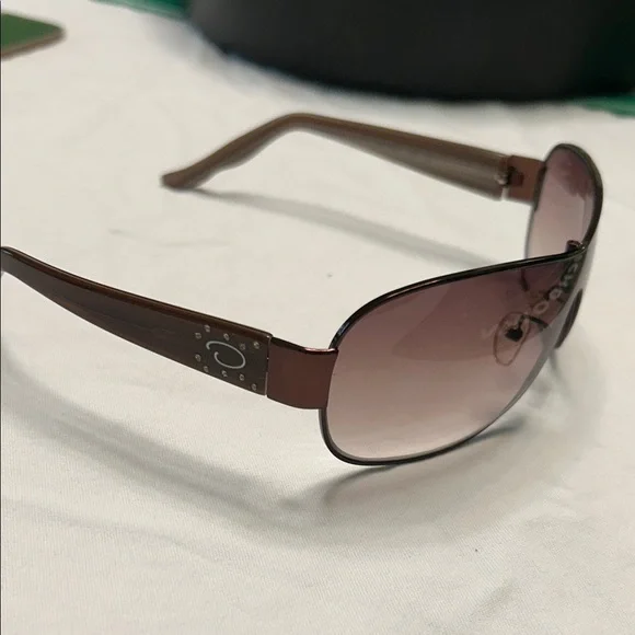 Oscar de la Renta Dark Brown Sunglasses - Picture 5 of 6